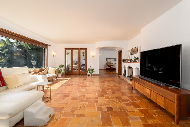 A corner of paradise - Mediterranean elegance with lake view (3)