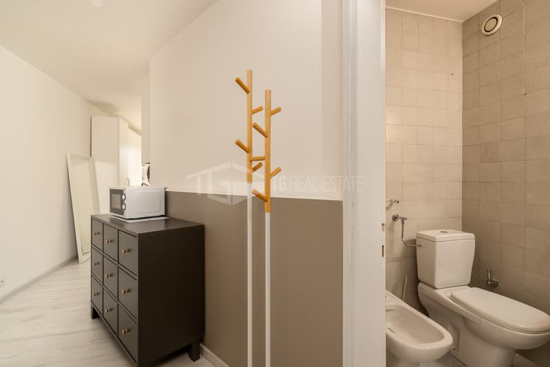 Bright studio apartment of 25 m2 with lake view (4)