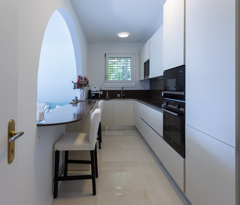 SPLENDIDES 3.5 Zimmer mit eigenem Garten und Seeblick (4)