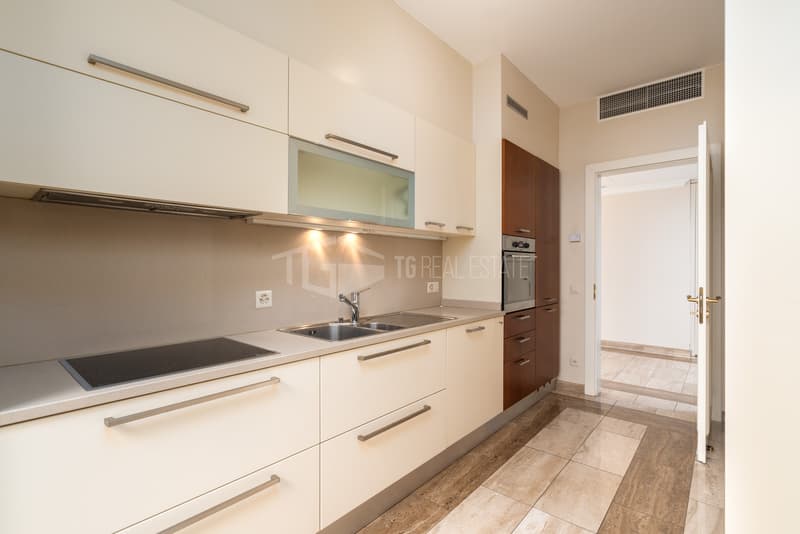 Splendide appartement avec grande terrasse et vue sur le lac (8)
