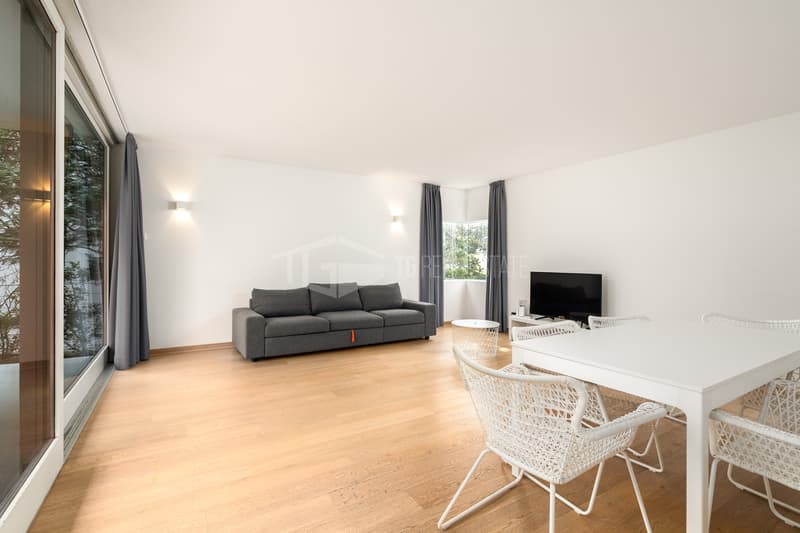 Einladendes 2.5-Zimmer-Wohnung mit großer Terrasse und Garten (2)
