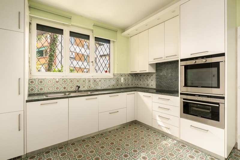 CASA DI 5.5 LOCALI CON GIARDINO, PISCINA E DEPENDANCE (10)