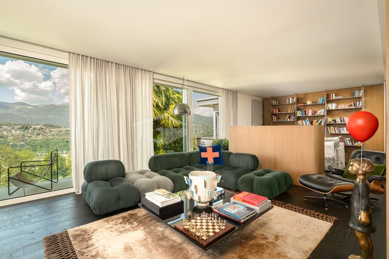 Moderne Villa mit Pool und Seeblick (10)