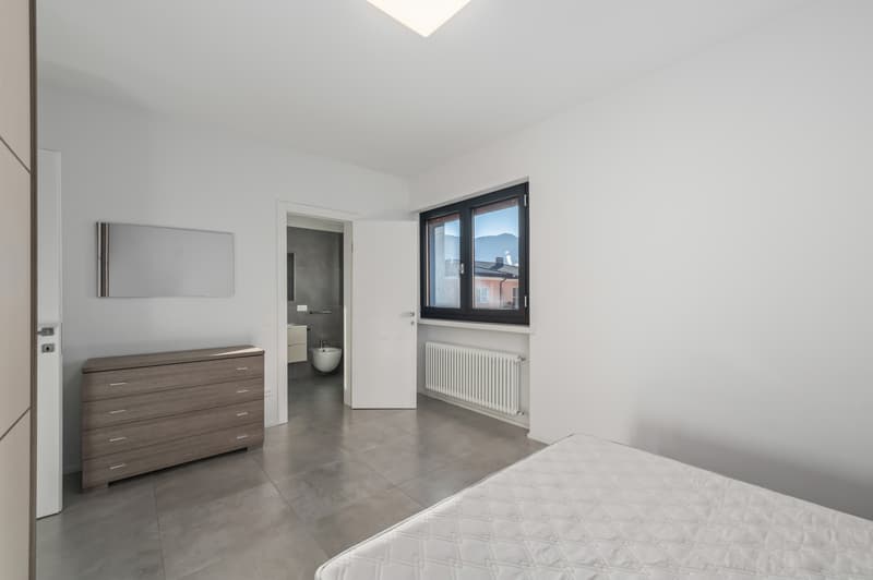 Dachgeschosswohnung mit 4.5 Zimmern, komplett möbliert (9)