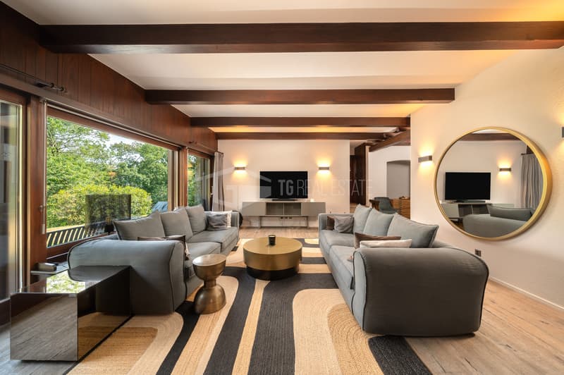 VILLA COMPLETELY RENOVATED WITH PARK, PANORAMIC POOL AND LAKE VIEW (5)
