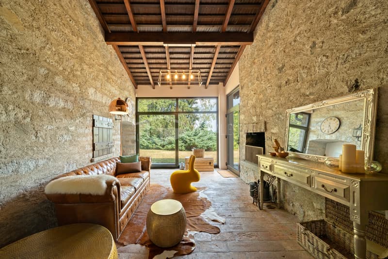 VILLA COMPLETAMENTE RISTRUTTURATA CON PARCO, PISCINA PANORAMICA E VISTA LAGO (3)