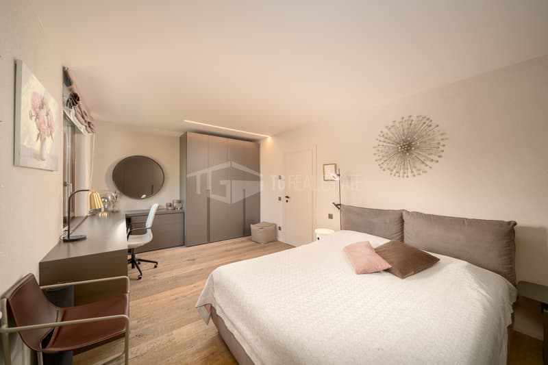 VILLA COMPLETELY RENOVATED WITH PARK, PANORAMIC POOL AND LAKE VIEW (13)
