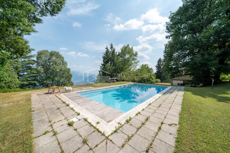 VILLA COMPLETELY RENOVATED WITH PARK, PANORAMIC POOL AND LAKE VIEW (3)