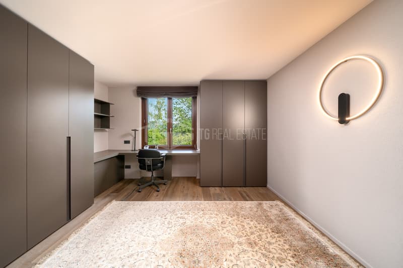 VILLA COMPLETELY RENOVATED WITH PARK, PANORAMIC POOL AND LAKE VIEW (10)