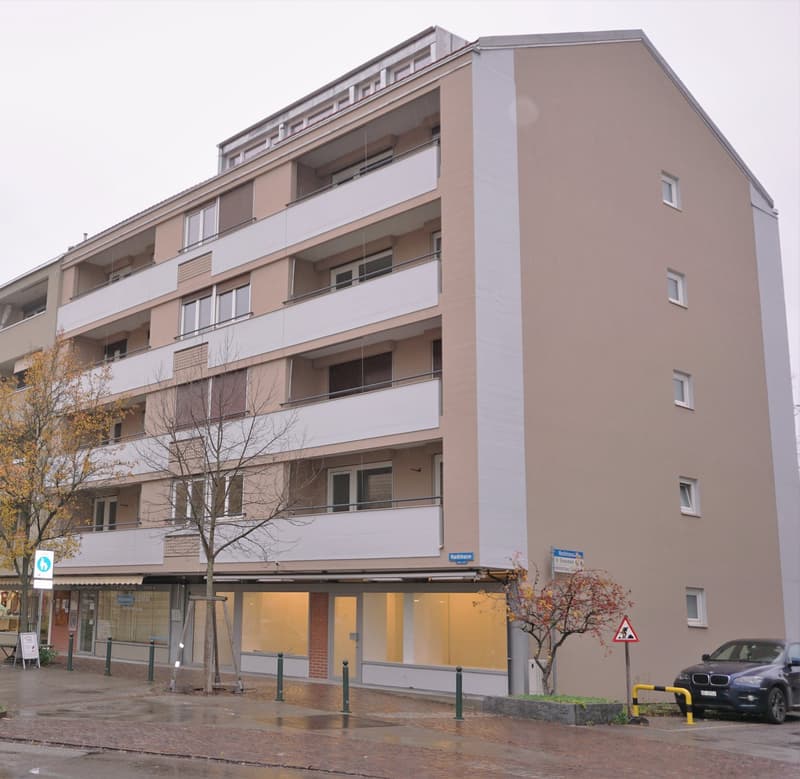 An Zentraler Lage total sanierte moderne 1,5 Zimmer mit Waschmaschine/Tumbler und grossem Balkon (1)