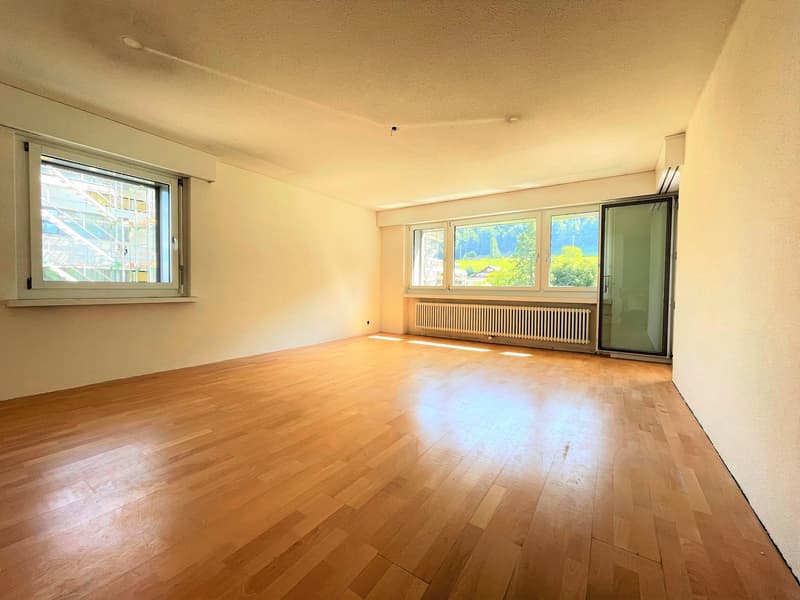 Wohnzimmer vor der Renovation.