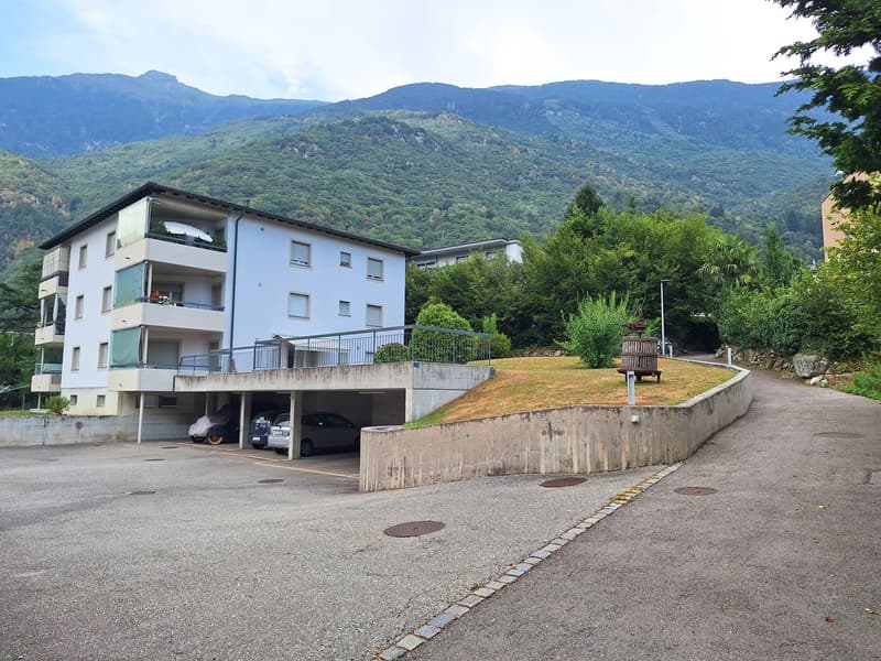 Casa plurifamiliare con vista sulle montagne a Claro (4)