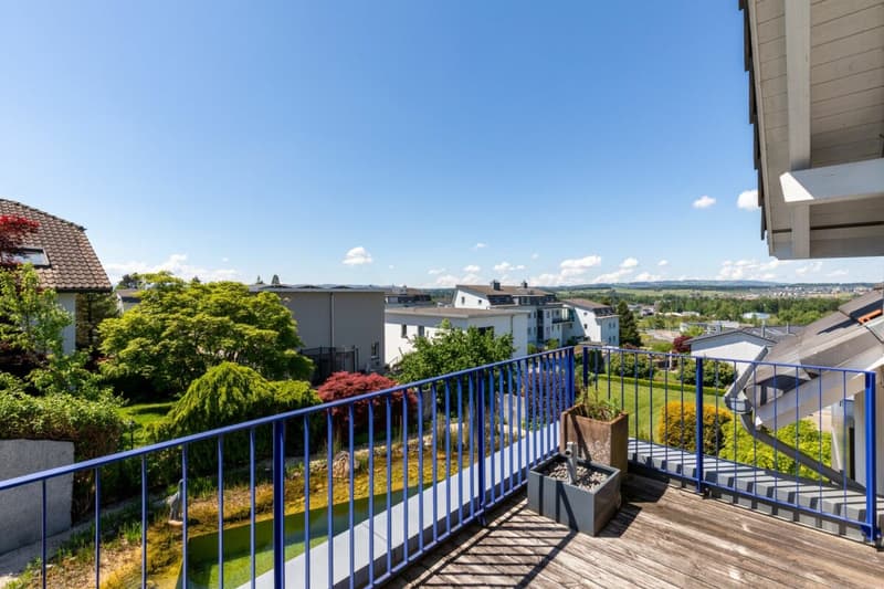 Balkon im Obergeschoss mit schöner Weitsicht