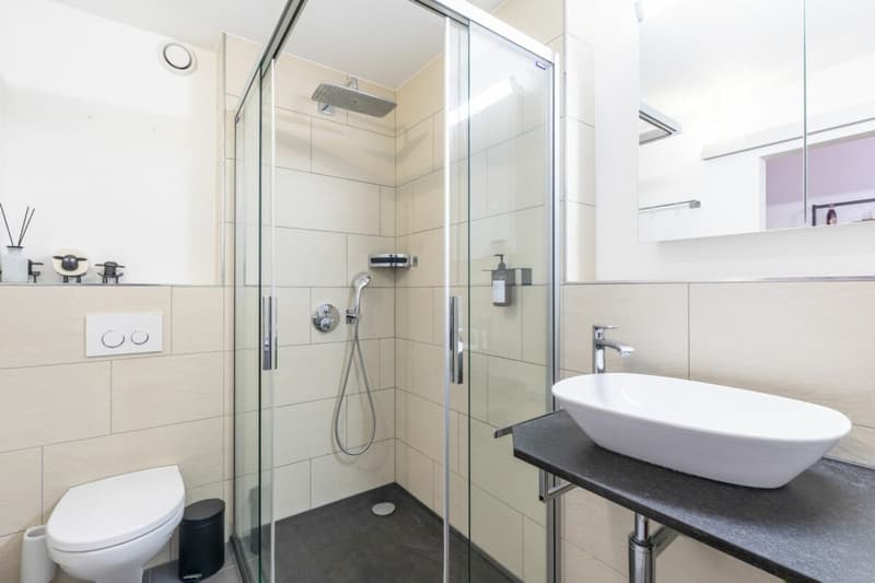 Badezimmer im Untergeschoss