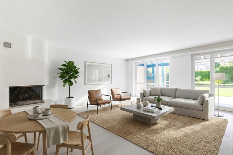Willkommen im hellen Wohnzimmer am Sonnefeld 6 (Virtuelles Staging)