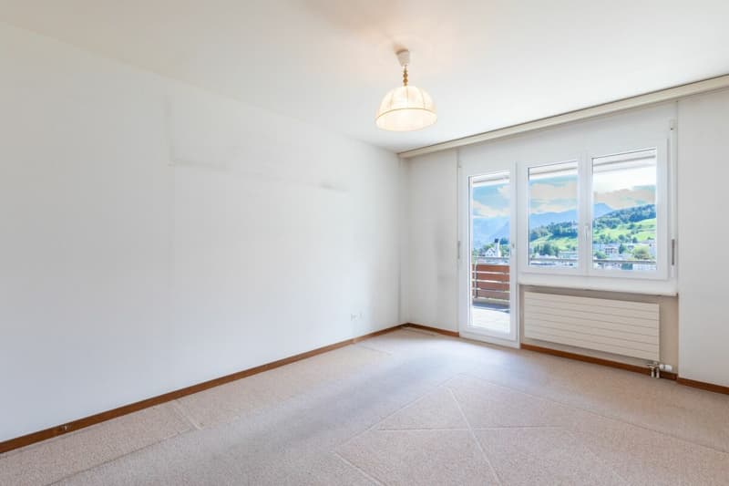 Zimmer Süd mit Zugang zum Balkon
