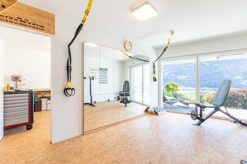 Fitnessraum mit Ausbaupotenzial zum vollwertigen Zimmer