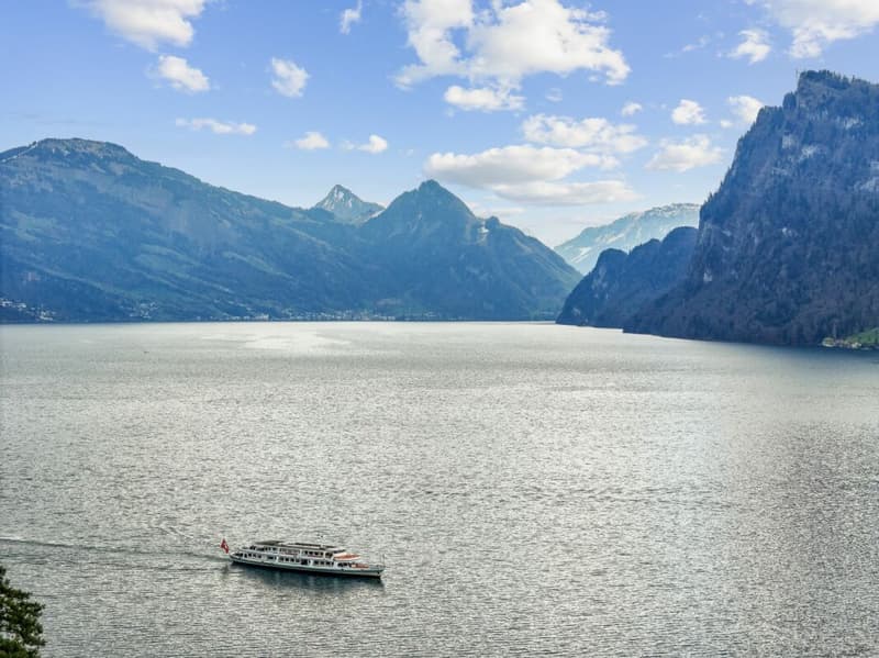Perle am See: Exklusive Doppelhaushälfte im Villenstil (12)