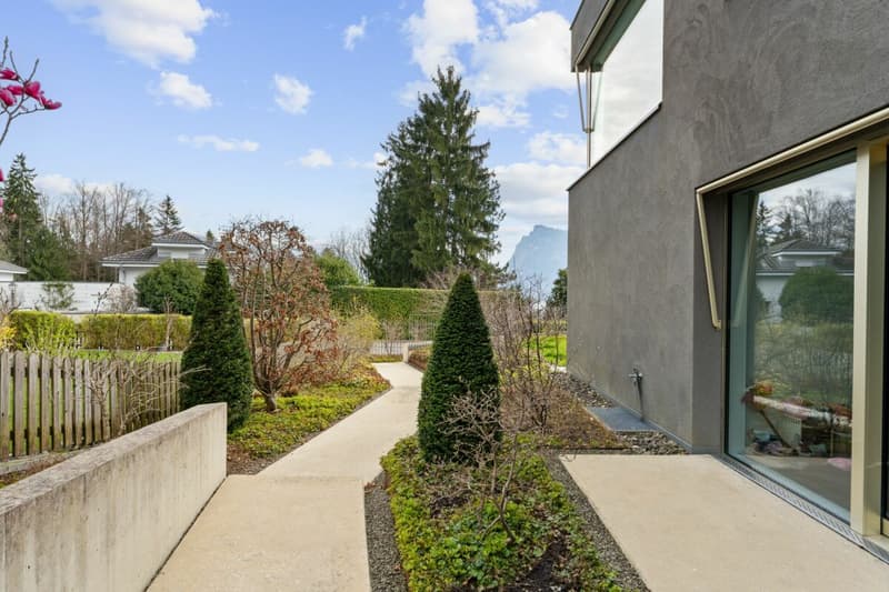 Pearl by the Lake: Exclusive Semi-Detached Villa in the Style of a Mansion (26)