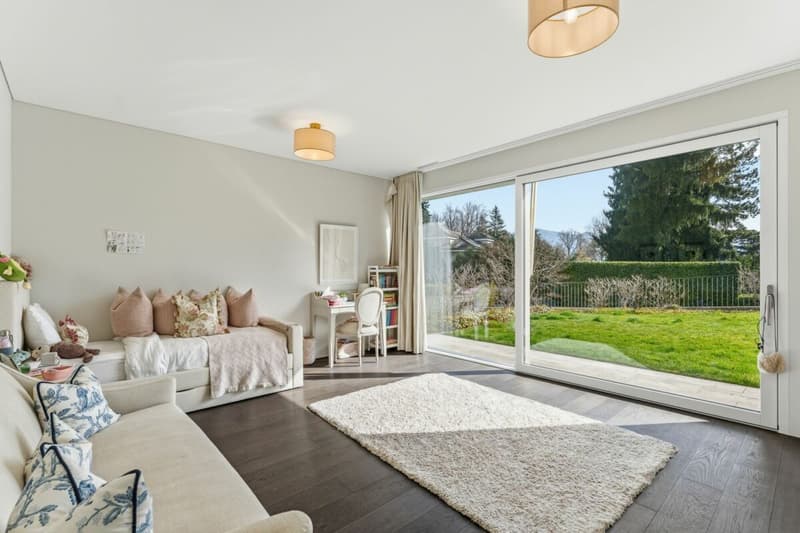 Pearl by the Lake: Exclusive Semi-Detached Villa in the Style of a Mansion (7)
