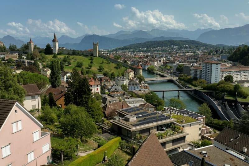 Moderne 3½-Zimmer-Wohnung mit Option auf 4½ Zimmer und schöner Aussicht über Luzern (1)