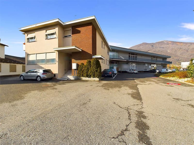 Residential and Commercial Real Estate in Lamone (4)