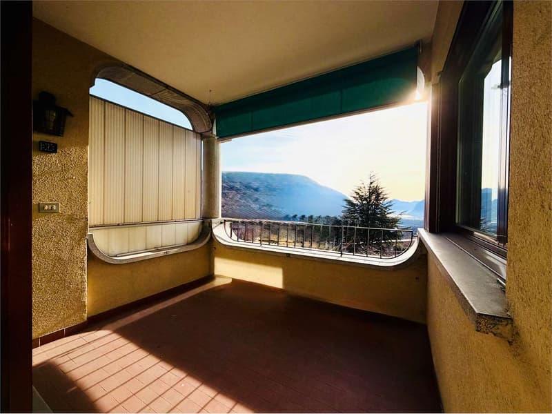Lopagno - vaste appartement 2.5 pièces avec terrasse vue sur le lac et piscine (2)