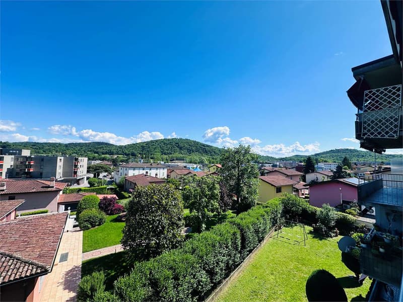Spacious 3.5-room apartment in Stabio RENOVATED (2)
