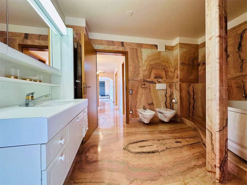 Attico di 3.5 locali di 145 m² con ampie terrazze e vista aperta (8)