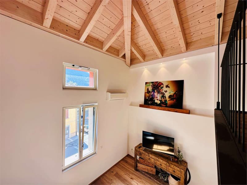 Riva S. Vitale ...à deux pas du lac, nous vendons 3,5 pièces duplex mansarde (6)