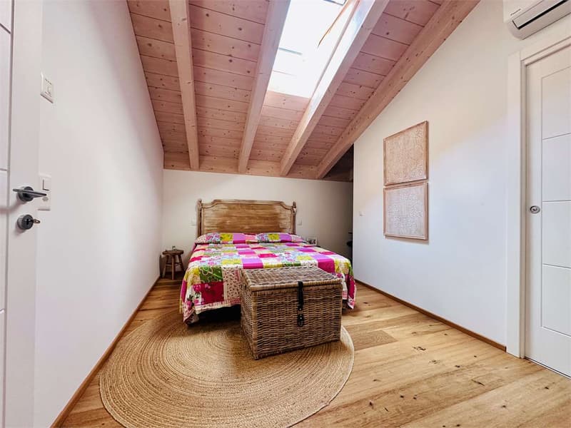 Riva S. Vitale ...à deux pas du lac, nous vendons 3,5 pièces duplex mansarde (8)