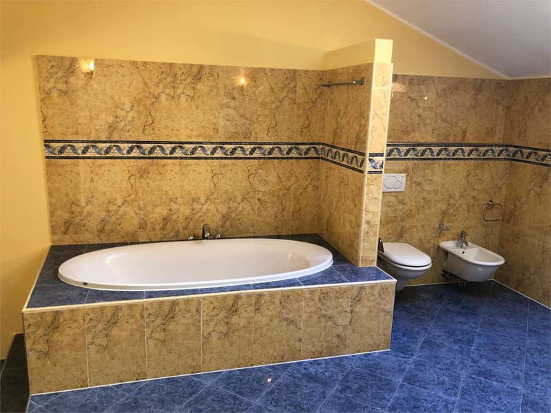 MELANO - Au centre du village, nous louons un duplex 4.5 pièces (7)