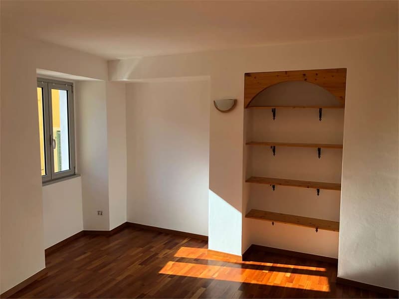 MELANO - Au centre du village, nous louons un duplex 4.5 pièces (6)