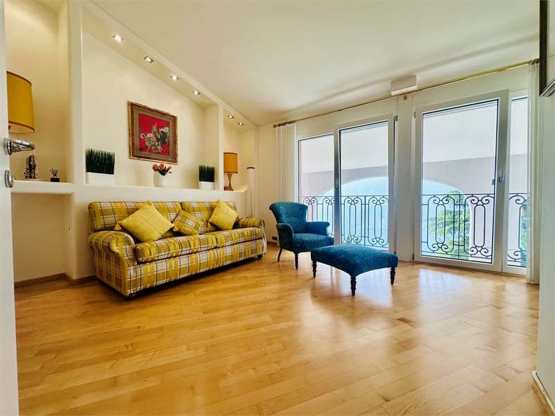 RUVIGLIANA - Duplex 4.5 con magnifica vista lago (11)