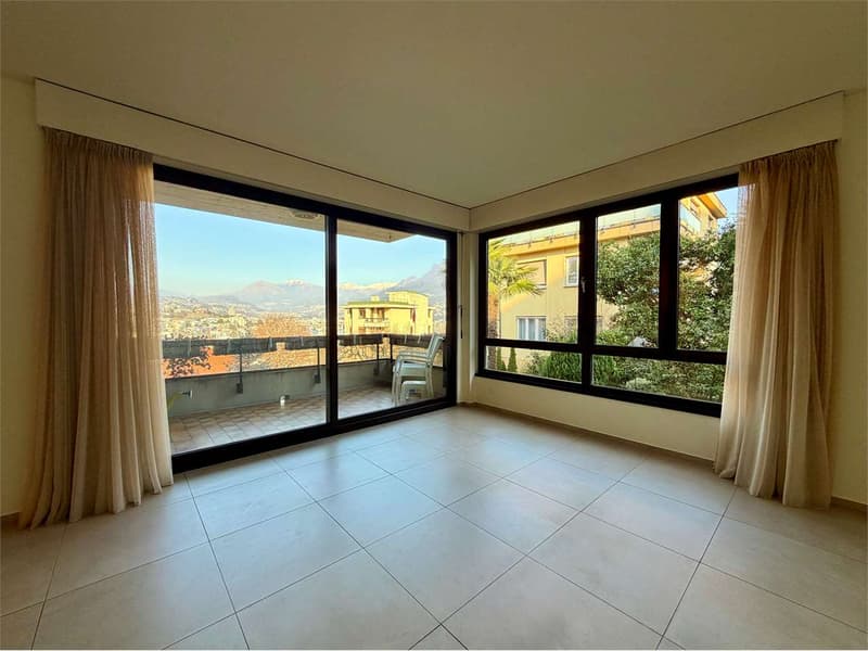 PARADIS - vaste appartement 4.5 pièces avec vue partielle sur le lac (4)