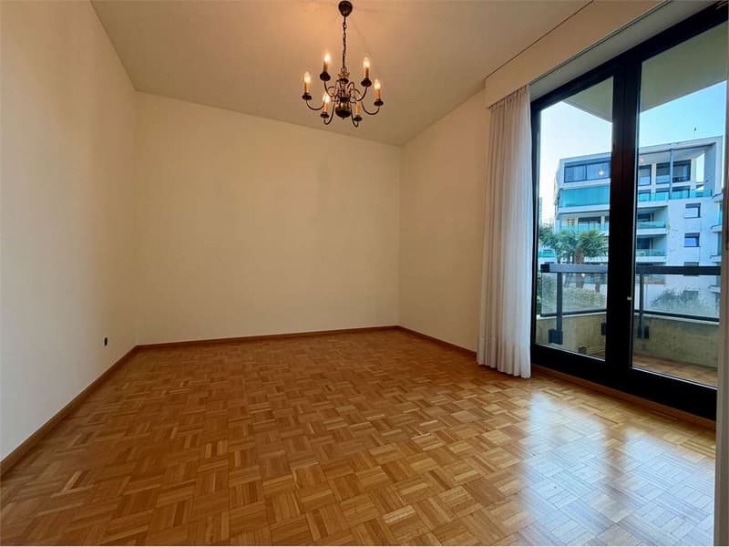 PARADIS - vaste appartement 4.5 pièces avec vue partielle sur le lac (13)