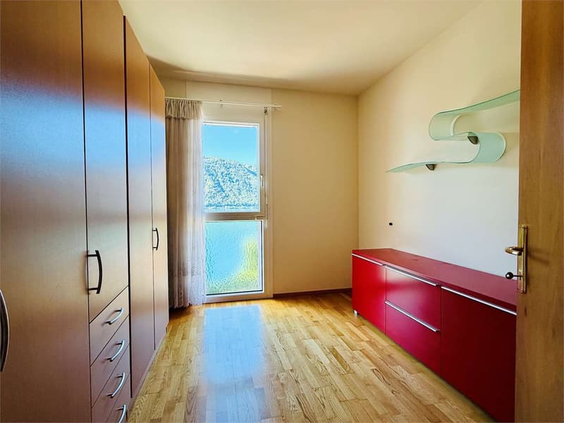 BISSONE - Ampio 3.5 locali con splendida vista lago, piscina riscaldat (8)