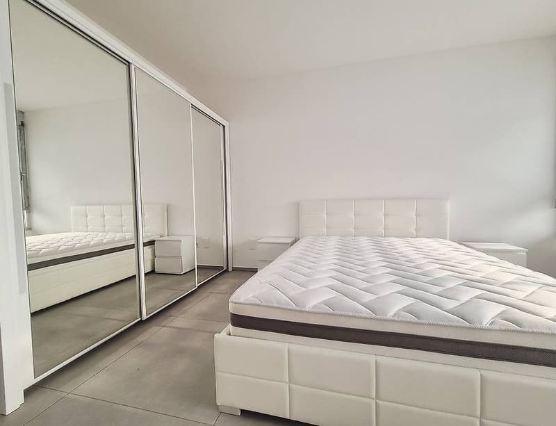 Bright 2.5-Room Apartment on the 6th and Top Floor, Furnished (4)