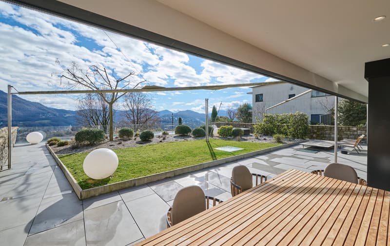 LIBELLULA RESIDENCE: Stupendo appartamento con enorme giardino e vista lago (11)