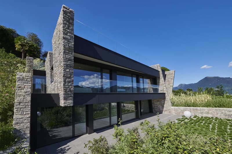 LIBELLULA RESIDENCE: Stupendo appartamento con enorme giardino e vista lago (12)