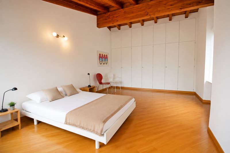 Appartement mansardé de 2,5 pièces avec vue sur le lac (7)