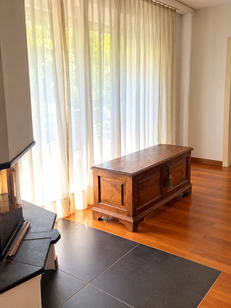 Casa unifamiliare con ampi spazi, giardino e vista aperta sulle montagne (21)