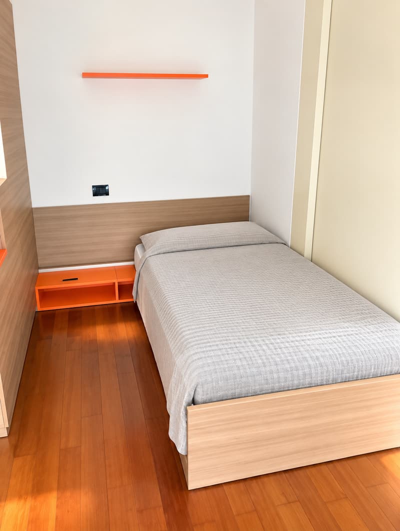 Casa unifamiliare con ampi spazi, giardino e vista aperta sulle montagne (28)