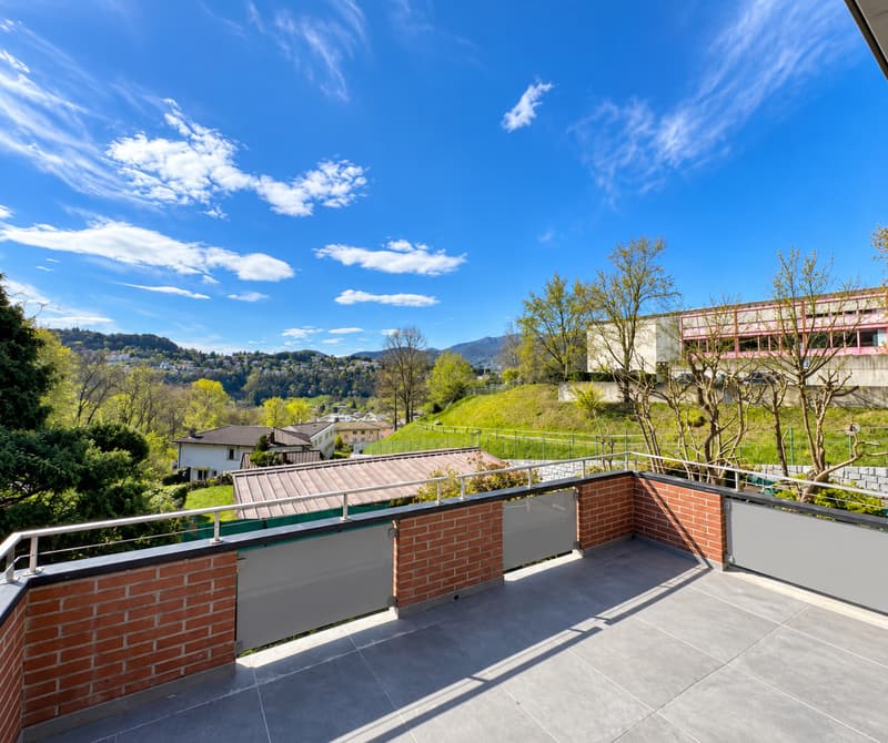 Casa unifamiliare con ampi spazi, giardino e vista aperta sulle montagne (33)