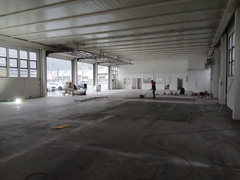 Locale commerciale e magazzino in affitto a Grancia (3)