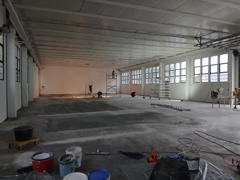 Locale commerciale e magazzino in affitto a Grancia (2)