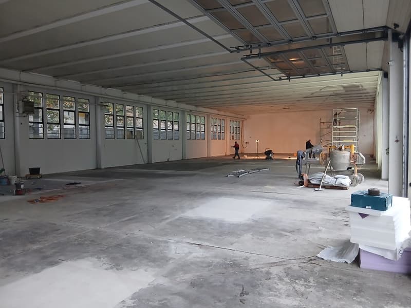 Locale commerciale e magazzino in affitto a Grancia (8)