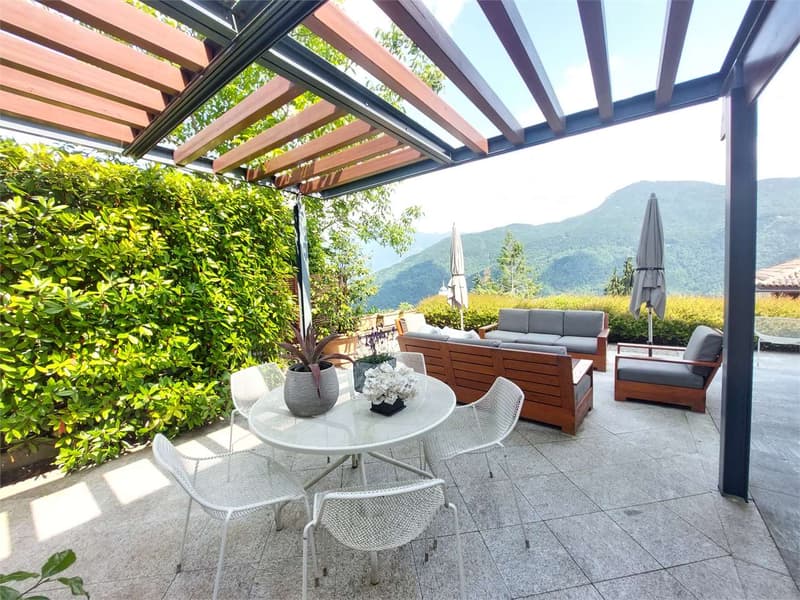 2513_Villa élégante avec vue sur le lac (9)
