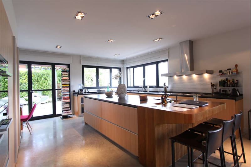 2513_Villa élégante avec vue sur le lac (8)