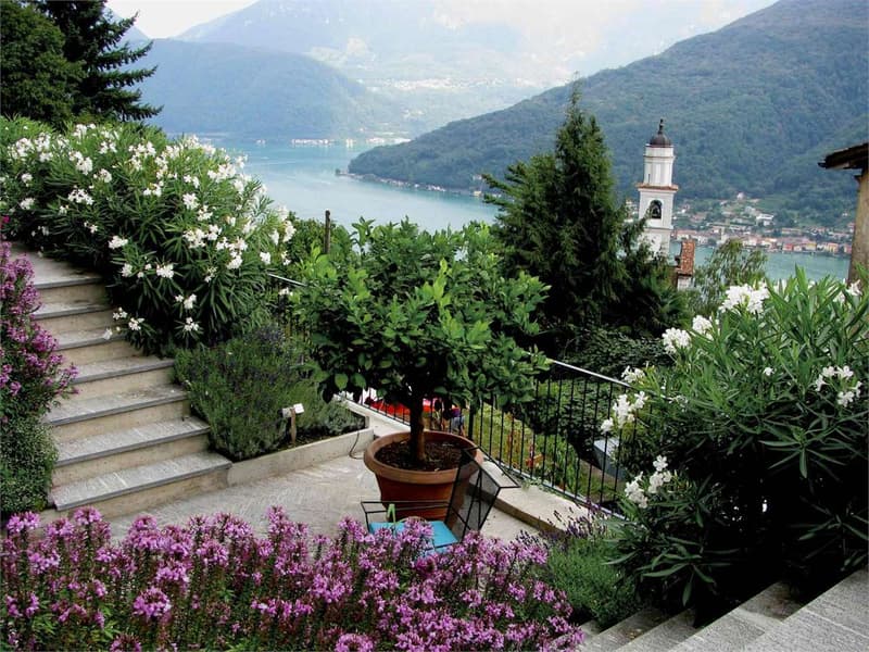 2513_Villa élégante avec vue sur le lac (11)